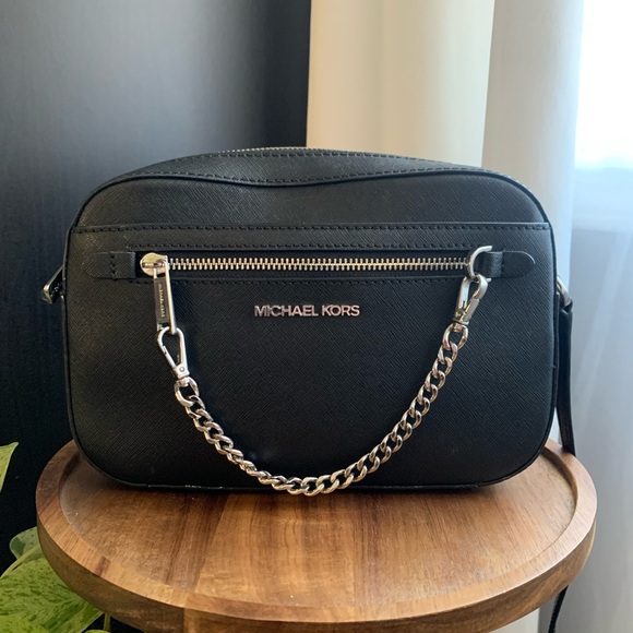 Michael Kors Handbags - Michael Kors Black Leather Chain Accent Zip Crossbody Bag